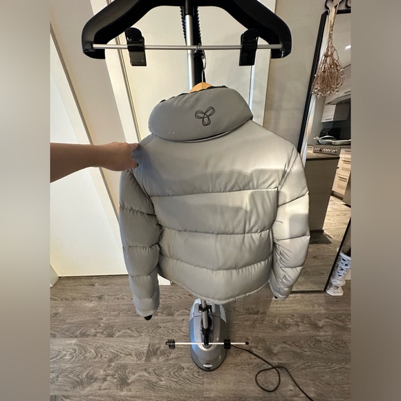 ARITZIA  The Super Puff™ Shorty Reflective - Picture 11 of 15